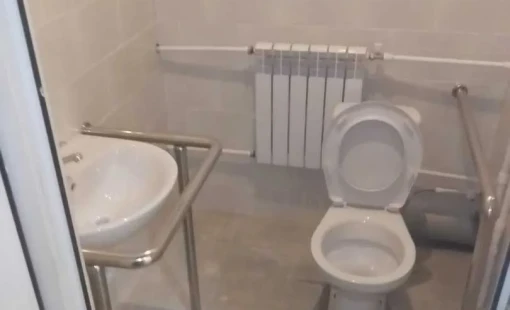 Ограждение лестницы, пристенные поручни и поручни для туалетов из нержавеющей стали