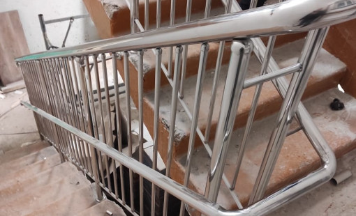 Лестничные перила с дополнительным поручнем для детских садов из нержавеющей стали